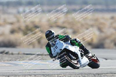 media/Dec-07-2025-CVMA (Sun) [[3e7d2de5dc]]/Race 12- Formula 40 MW and LW/